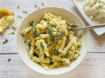 SEASONAL FAVORITE! PASTA WITH ASPARAGUS + GOAT CHEESE