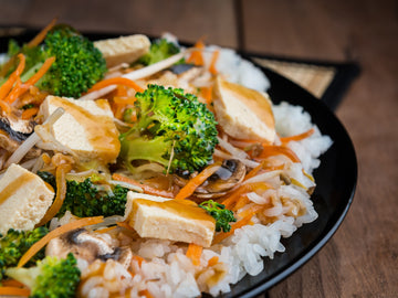 TOFU + VEGETABLE STIR FRY WITH THAI PEANUT SAUCE
