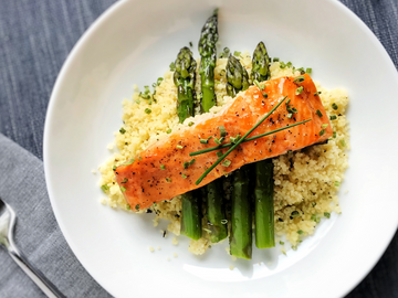 LEMON DILL SALMON WITH ASPARAGUS + QUINOA